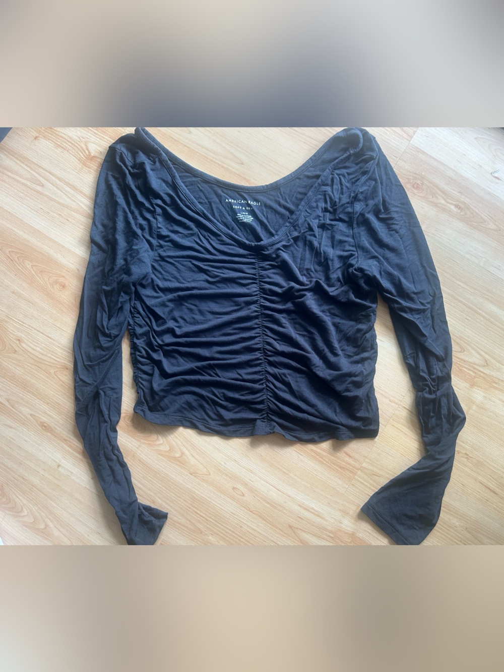 American Eagle Black Long Sleeve Ruched crop Top